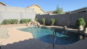 Cozy home near freeways w pool BBQ